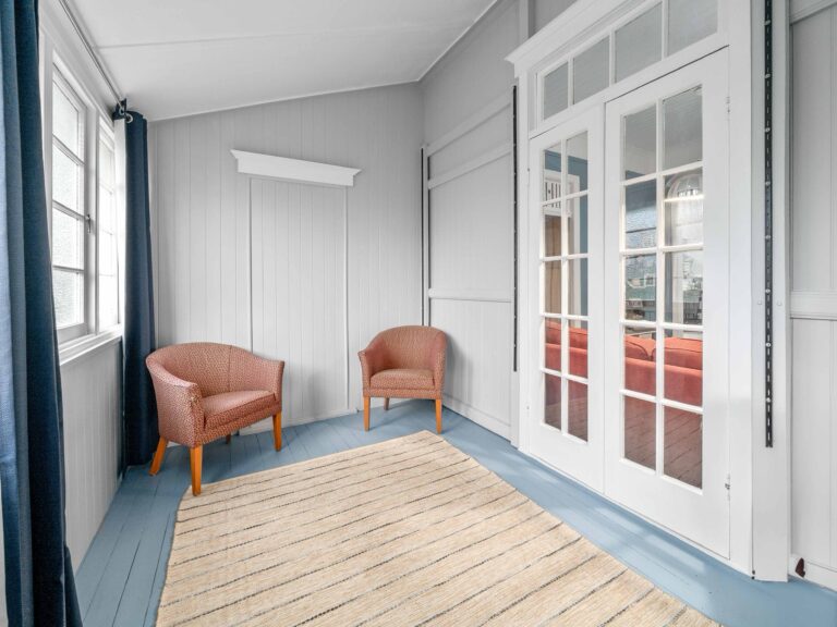 House-R2-3994835