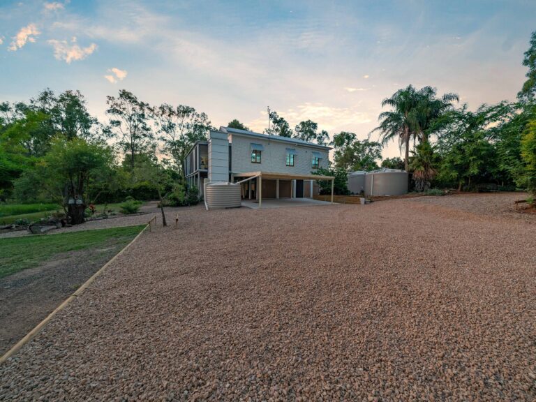 House-R2-3994835