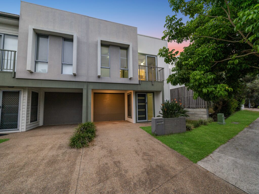 8 Koda Street, Ripley, QLD 4306