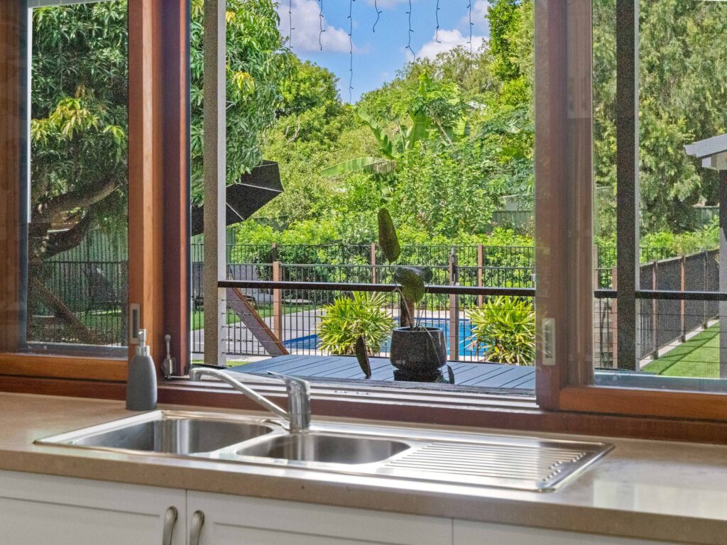 44 Cothill Road, Silkstone, QLD 4304