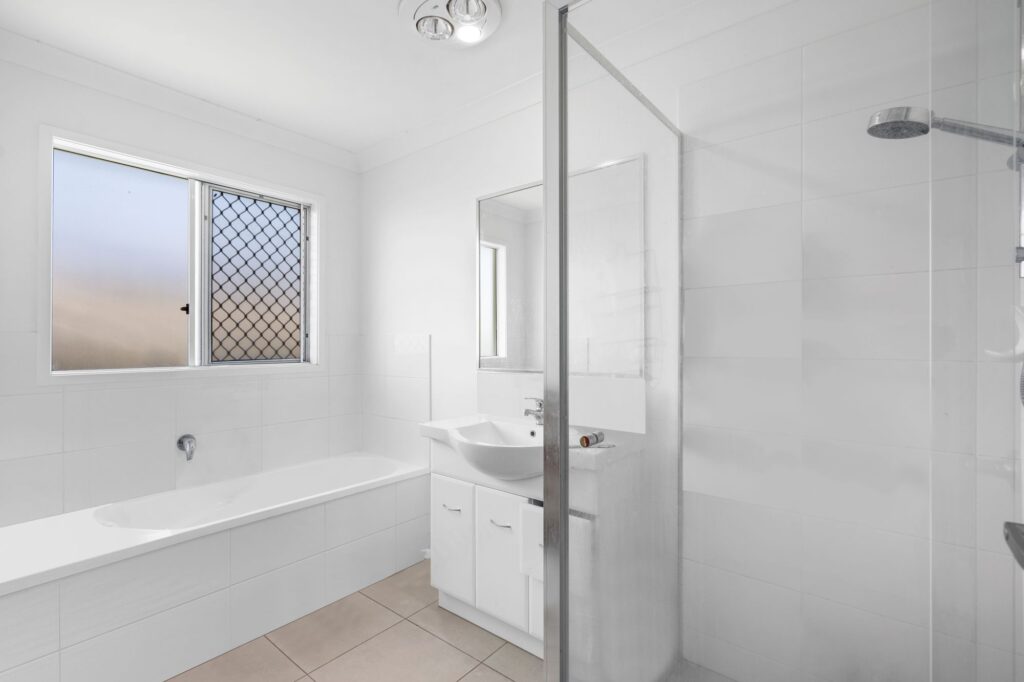 5 Pelling Place, Deebing Heights, QLD 4306