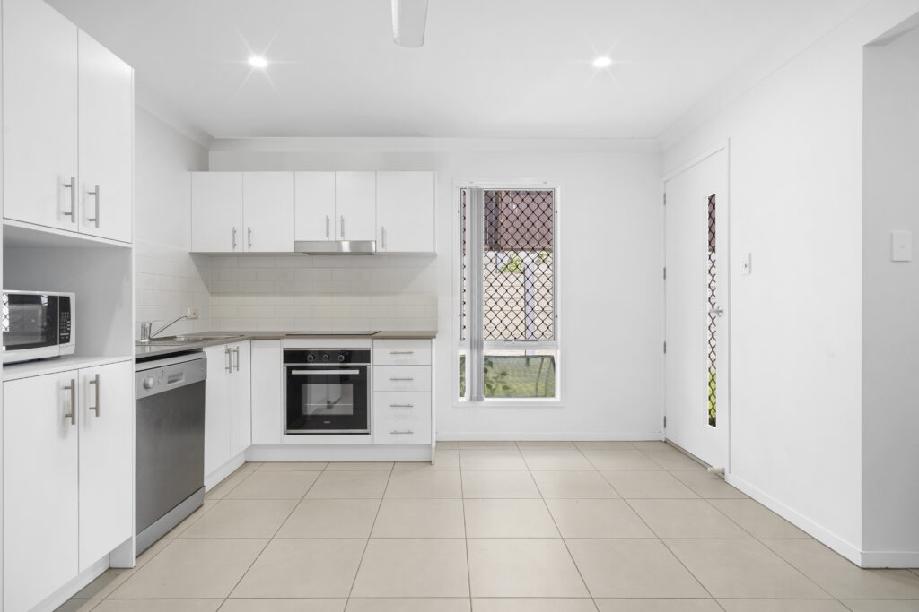 5 Pelling Place, Deebing Heights, QLD 4306