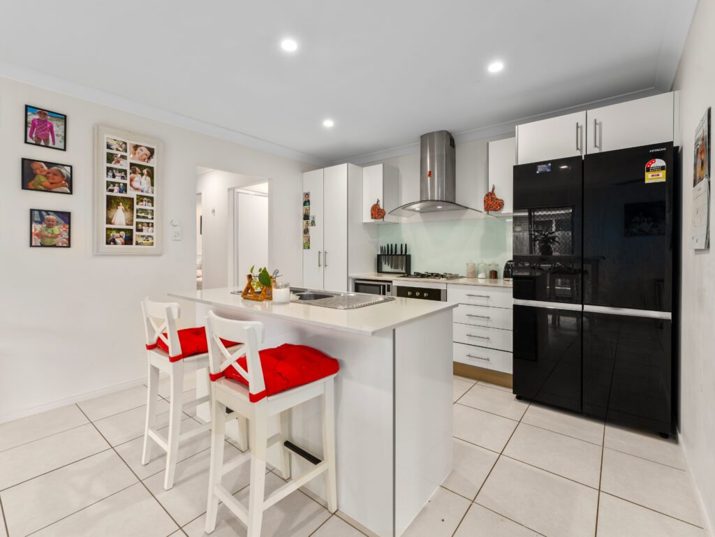 34 Waterfern Way, Ripley, QLD 4306