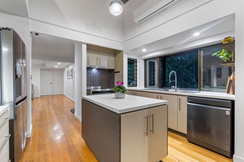 25 Lansdowne Way, Chuwar, QLD 4306
