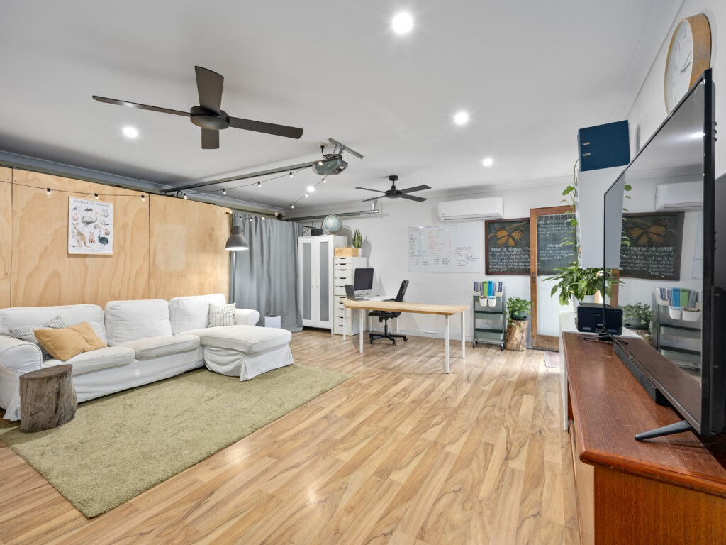9 Brigalow Lane, Redbank, QLD 4301