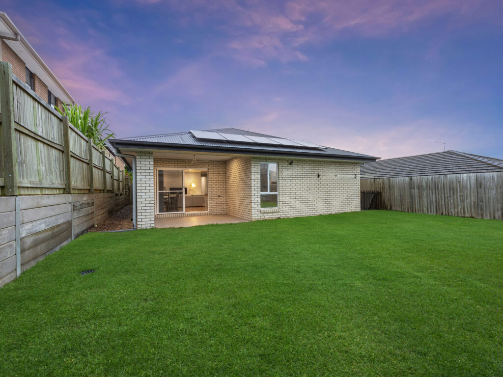 353 Providence Parade, South Ripley, QLD 4306