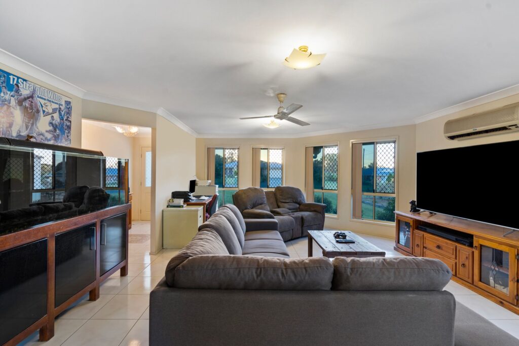 10 Grevillea Street, Plainland, QLD 4341
