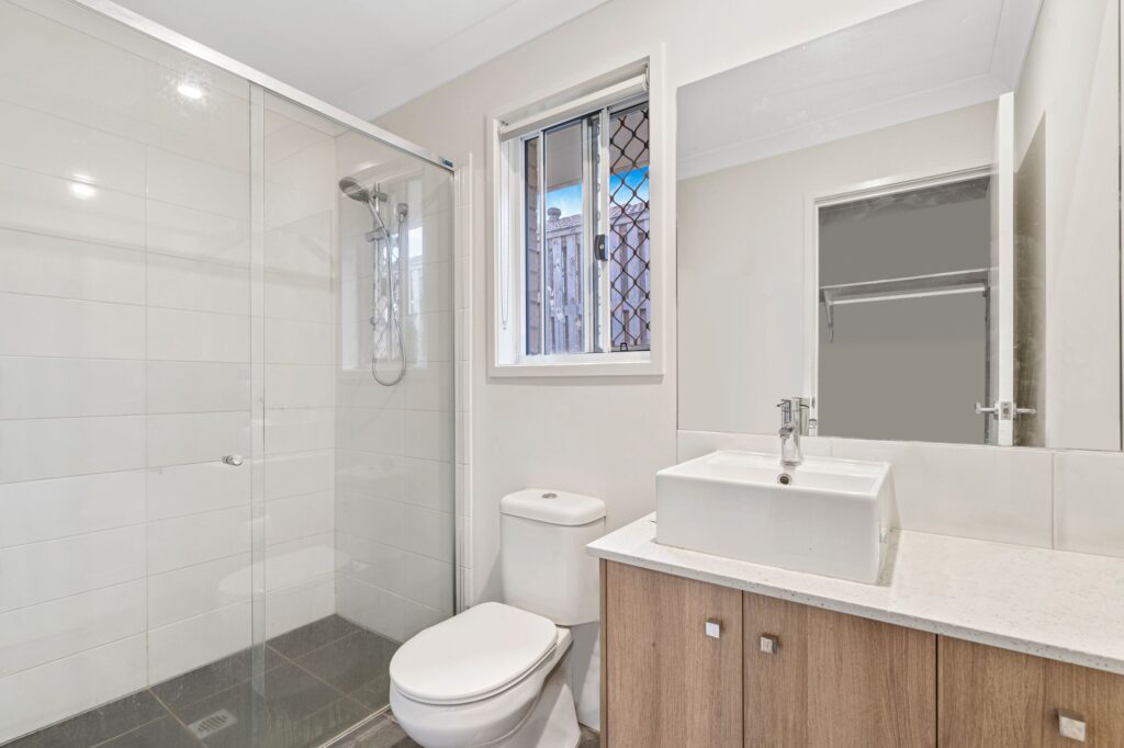 127 Sovereign Drive, Deebing Heights, QLD 4306