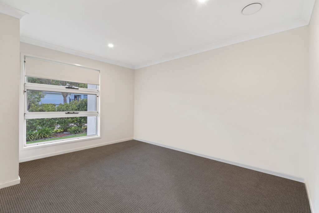 127 Sovereign Drive, Deebing Heights, QLD 4306
