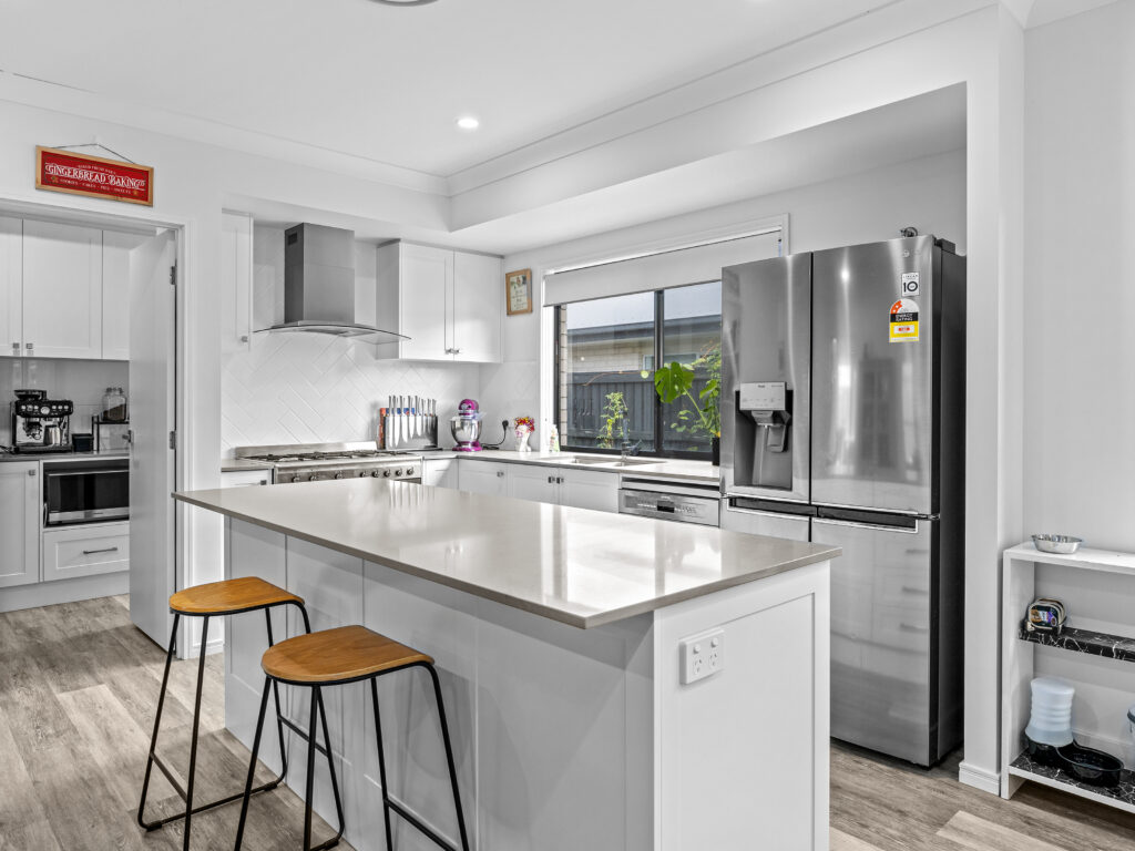 3 Emma Street, Deebing Heights, QLD 4306