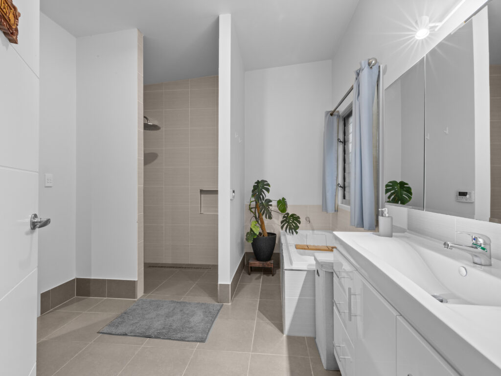 14-16 Sovereign Strait, Karalee, QLD 4306