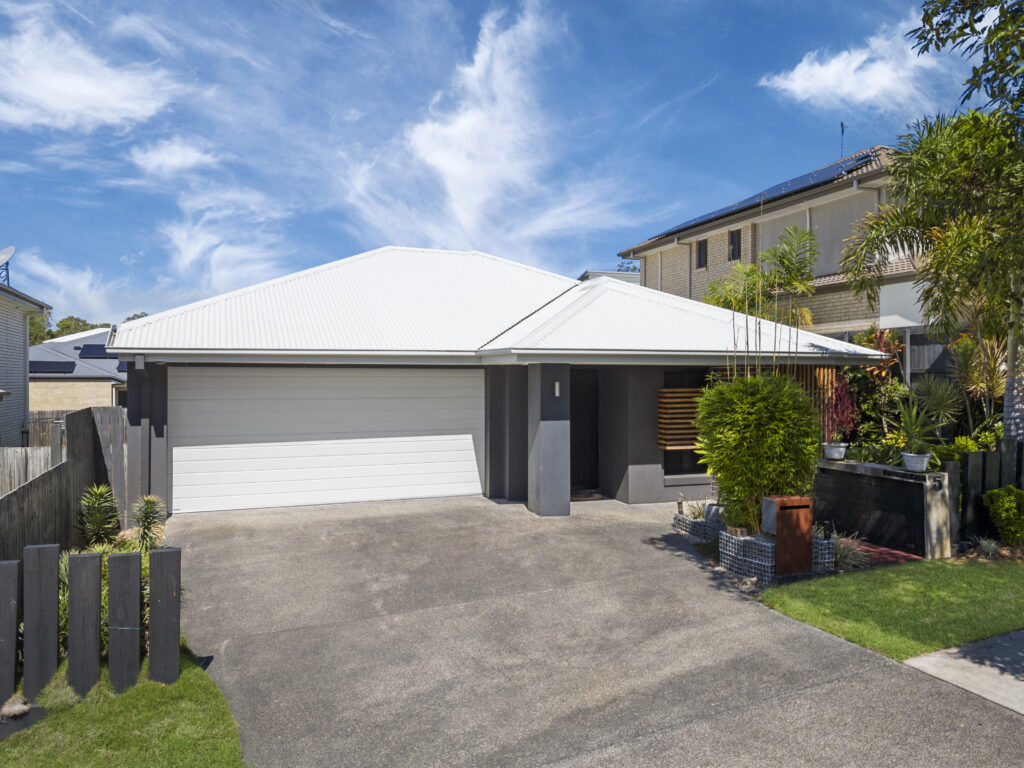 5 Foreshore Drive, Springfield Lakes, QLD 4300