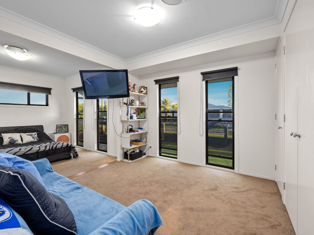 59 President Circle, Karalee, QLD 4306