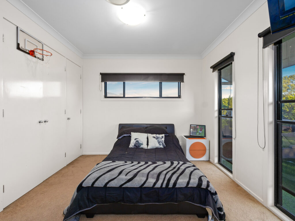 59 President Circle, Karalee, QLD 4306