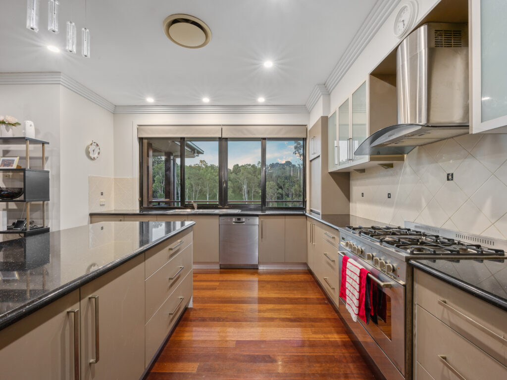 59 President Circle, Karalee, QLD 4306
