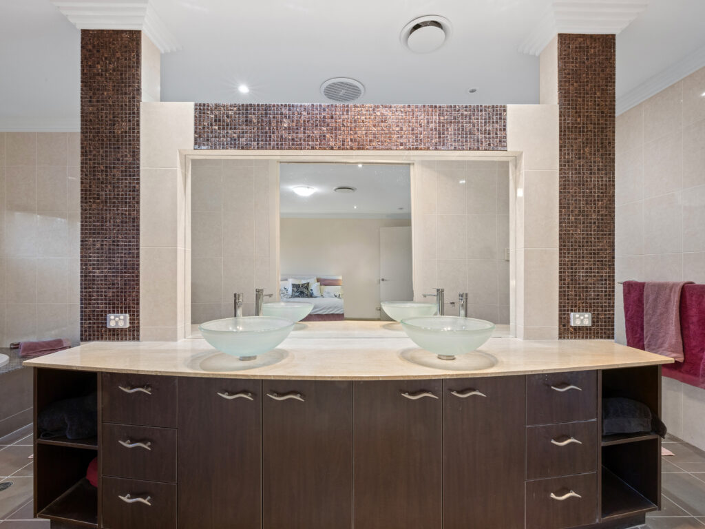 59 President Circle, Karalee, QLD 4306