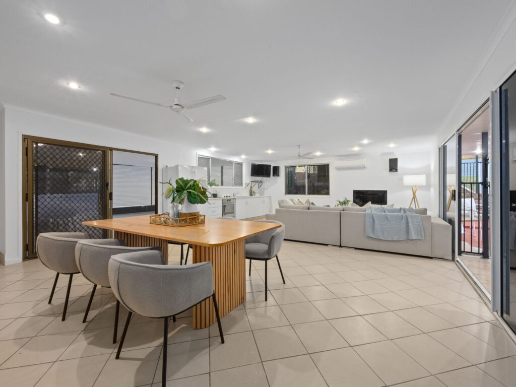 25 Jones Road, Bellbird Park, QLD 4300