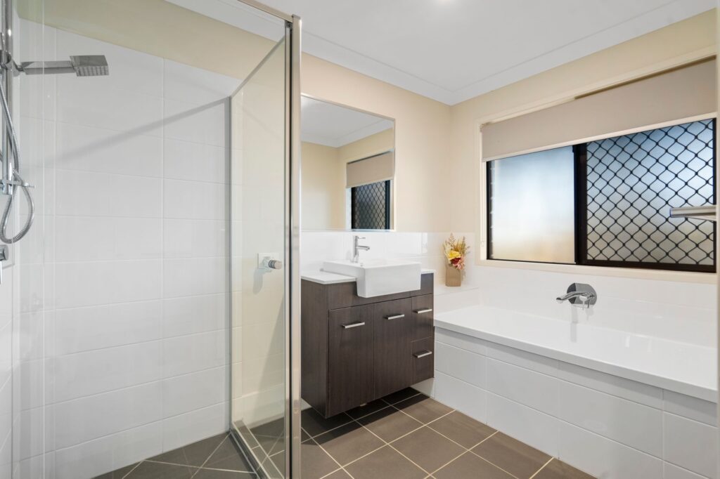 11 Brendan Court, Hatton Vale, QLD 4341
