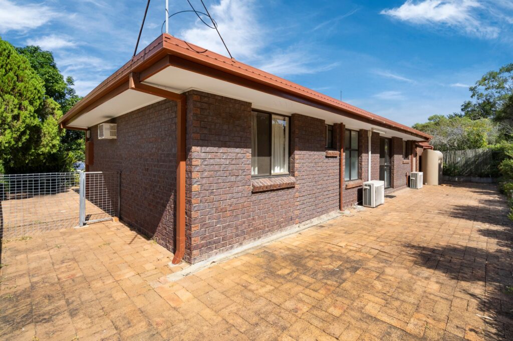 18 Bremer Street, Churchill, QLD 4305