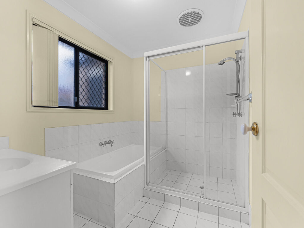 5 Anatini Place, Forest Lake, QLD 4078