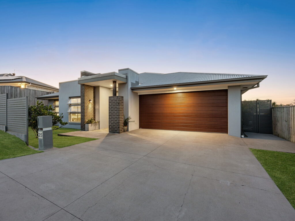25 Conte Circuit, Augustine Heights, QLD 4300