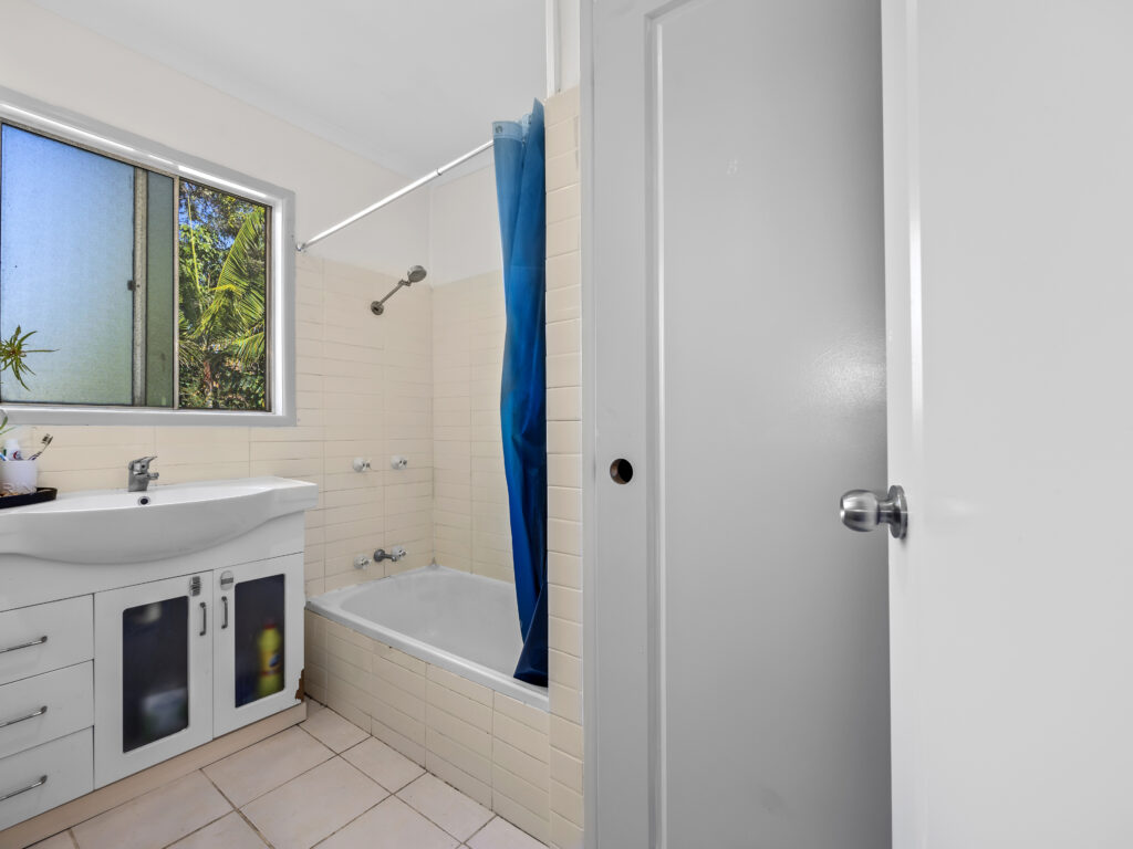 21 Frawley Drive, Redbank Plains, QLD 4301
