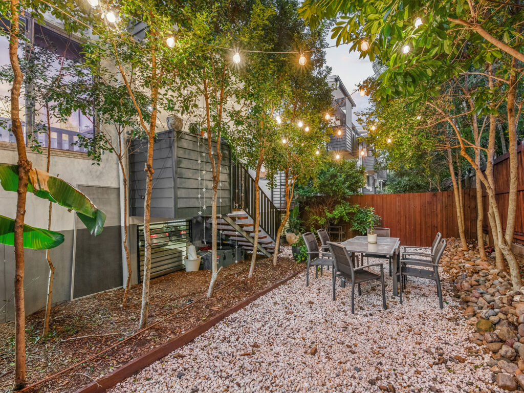 215/38 Latimer Street, Holland Park, QLD 4121