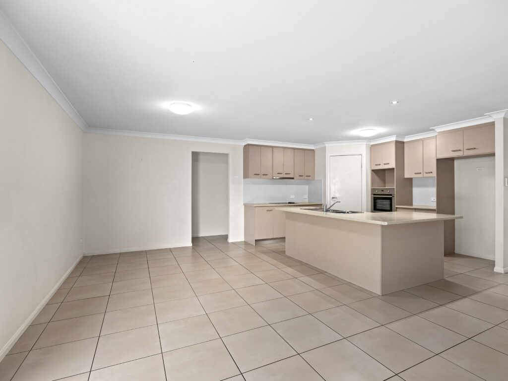 13 Piccadilly Court, Deebing Heights, QLD 4306