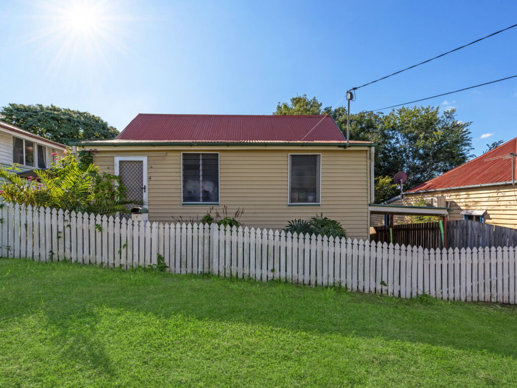 4 Eastwood Street, North Ipswich, QLD 4305