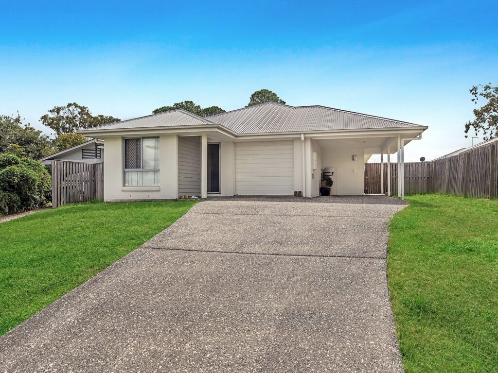 10 Pendragon Street, Raceview, QLD 4305
