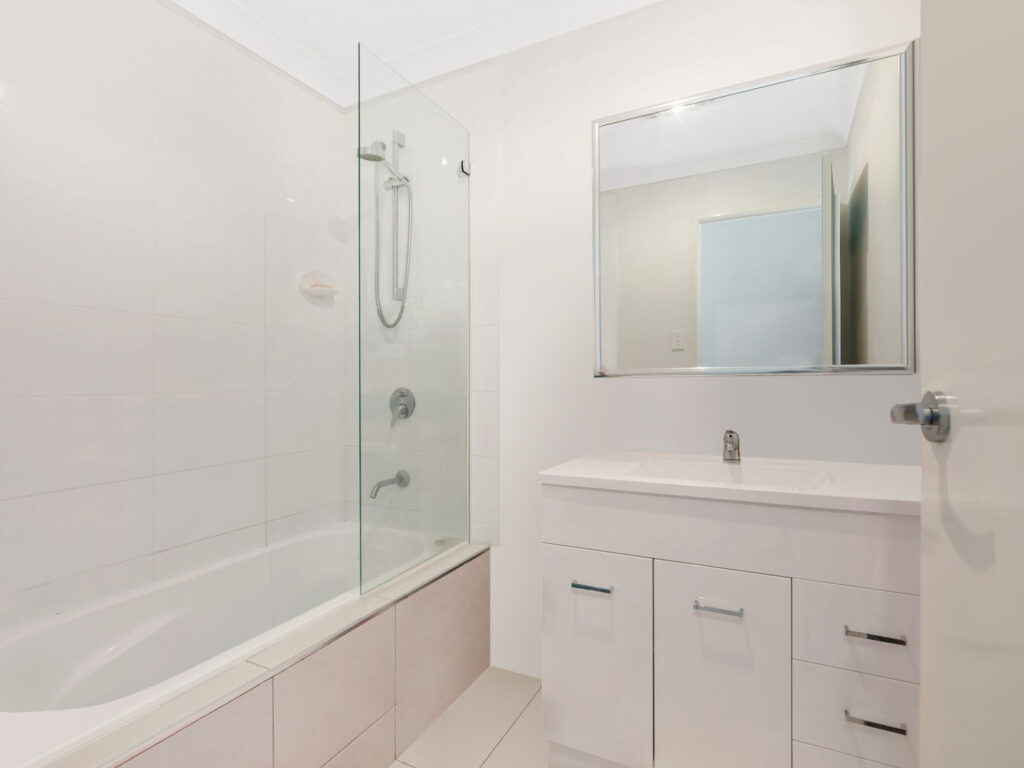 10 Pendragon Street, Raceview, QLD 4305