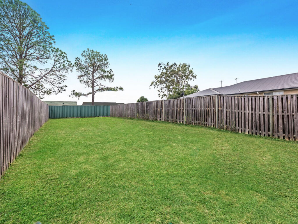 10 Pendragon Street, Raceview, QLD 4305