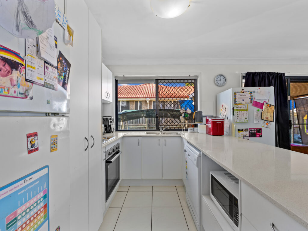 1 Pencarrow Crescent, Raceview, QLD 4305