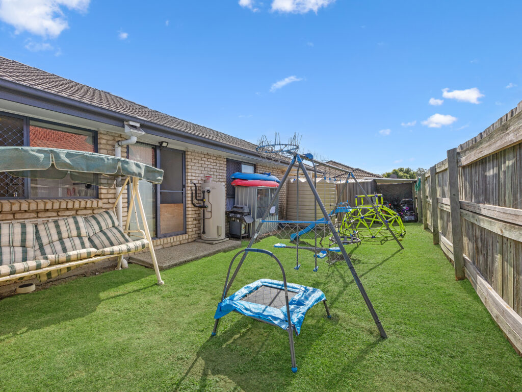 1 Pencarrow Crescent, Raceview, QLD 4305