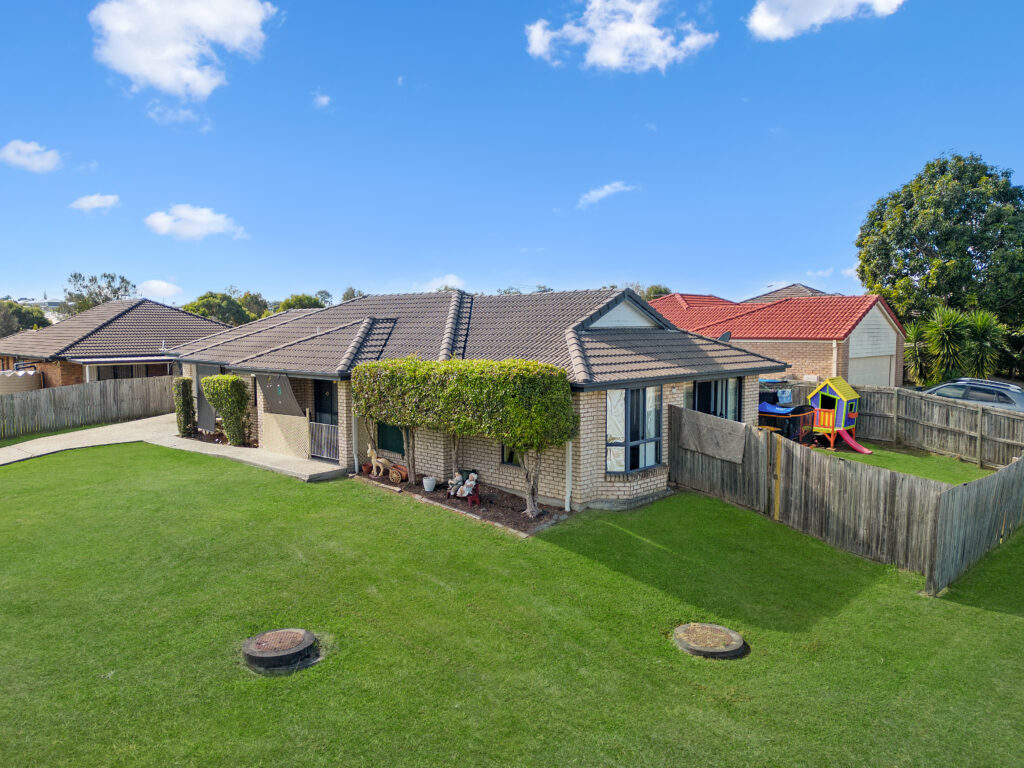 1 Pencarrow Crescent, Raceview, QLD 4305