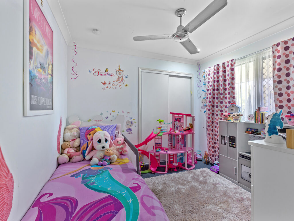 1 Pencarrow Crescent, Raceview, QLD 4305