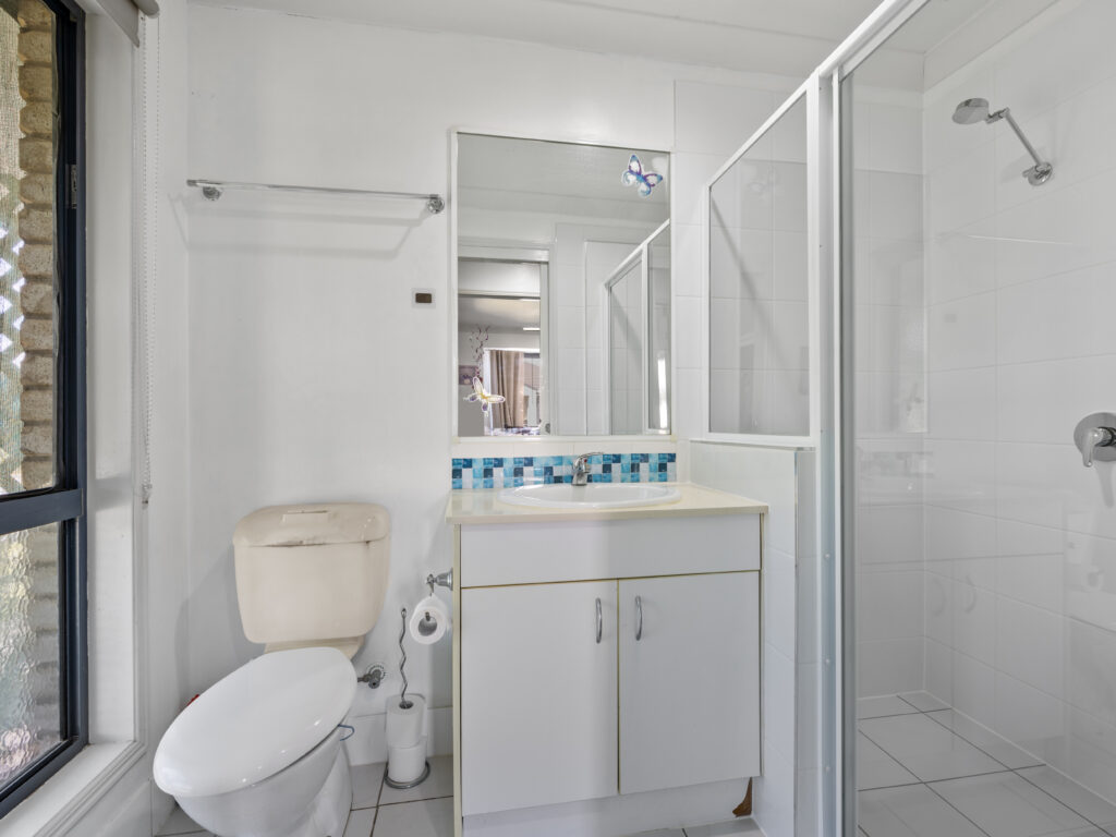 1 Pencarrow Crescent, Raceview, QLD 4305