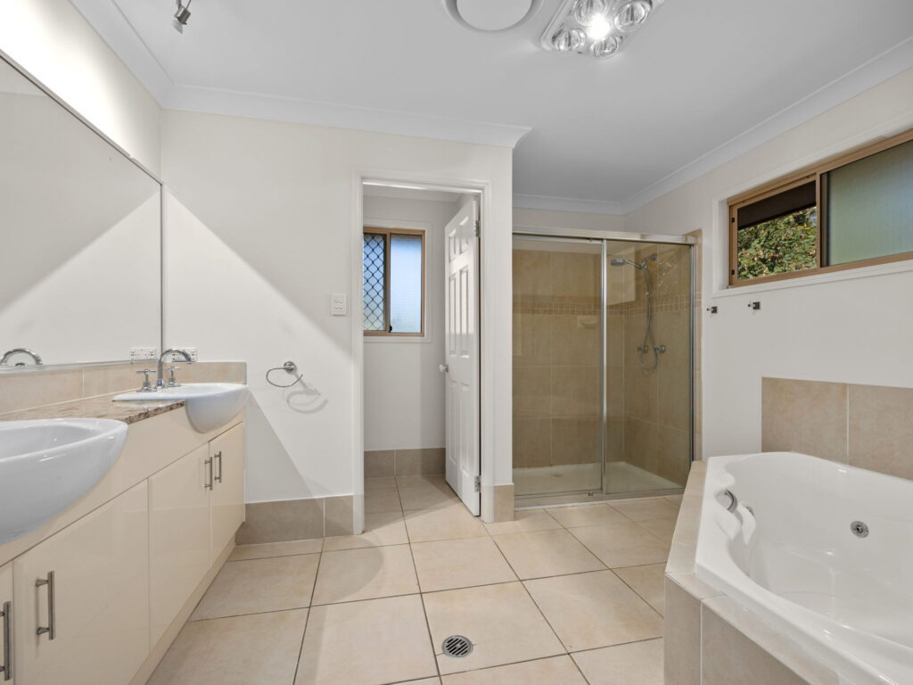 85 Chalk Street, Wulkuraka, QLD 4305