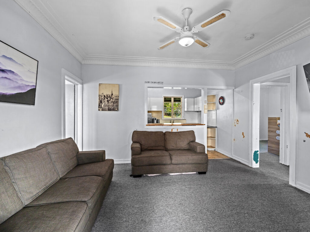177 Glebe Road, Silkstone, QLD 4304