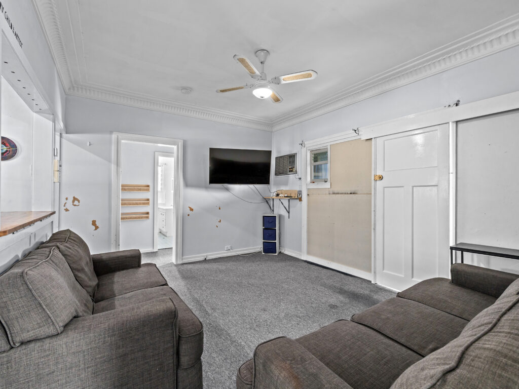 177 Glebe Road, Silkstone, QLD 4304