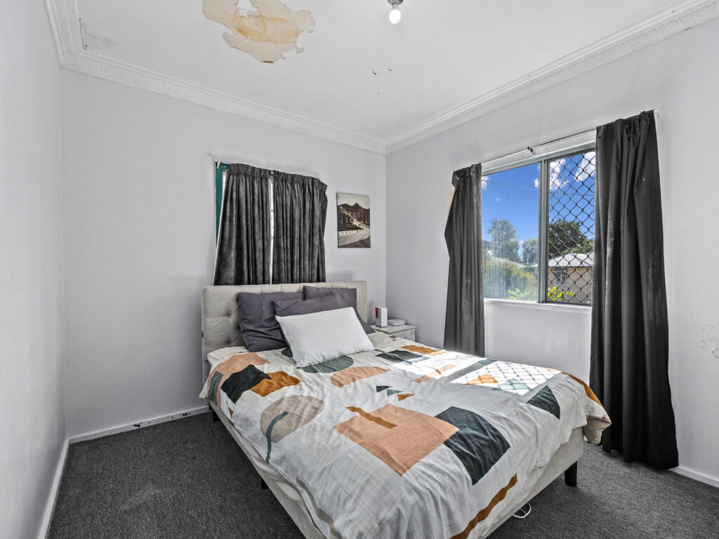 177 Glebe Road, Silkstone, QLD 4304