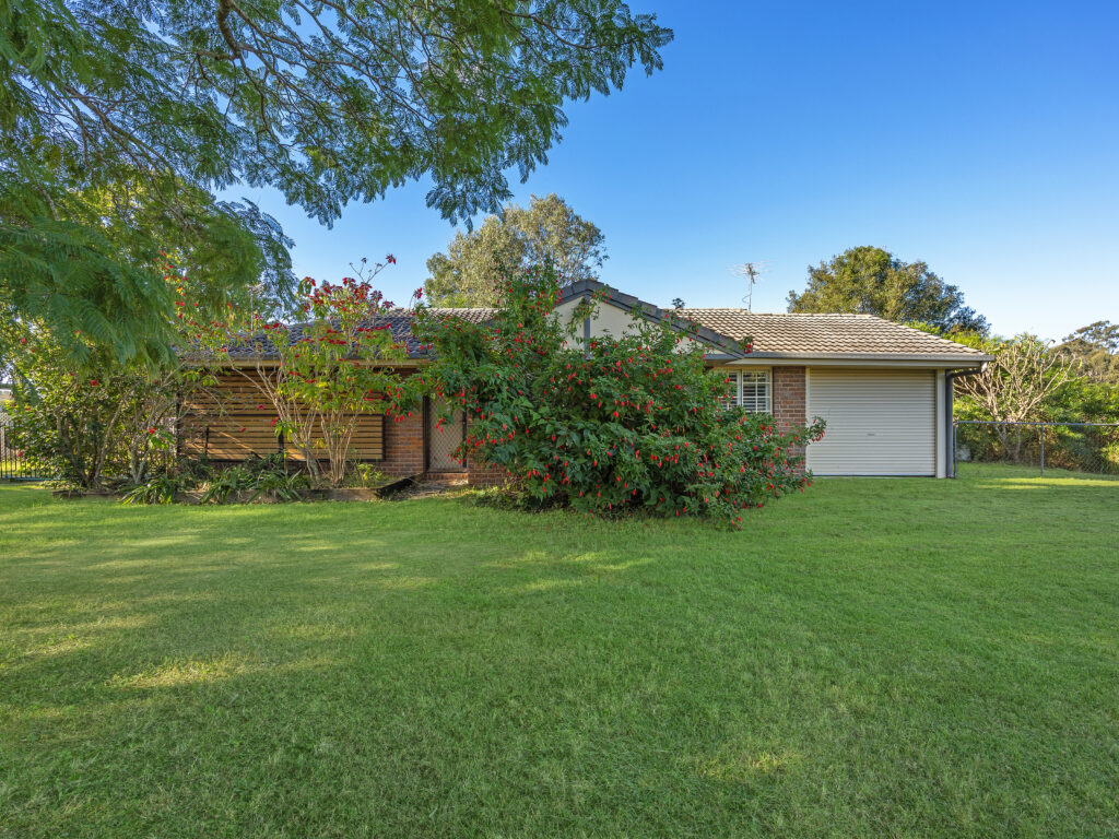 11 Burns Street, Fernvale, QLD 4306