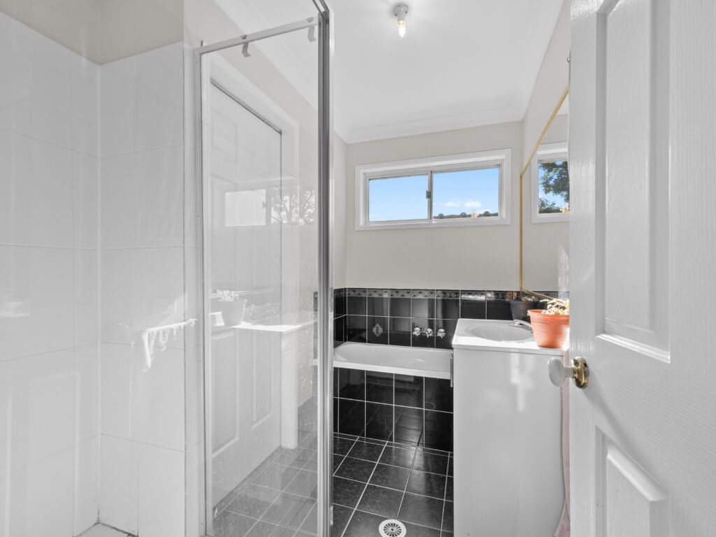 11 Burns Street, Fernvale, QLD 4306