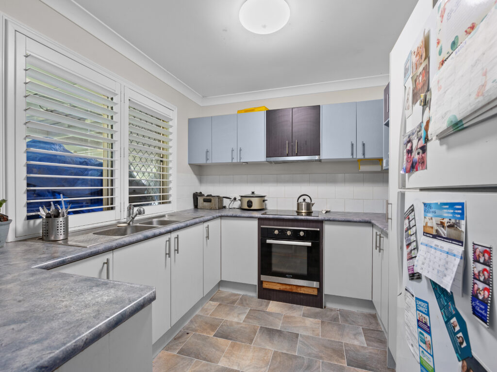 11 Burns Street, Fernvale, QLD 4306