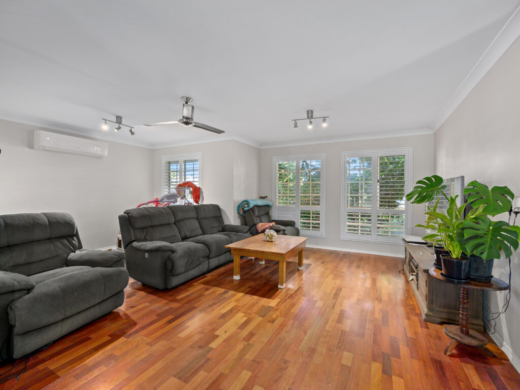 11 Burns Street, Fernvale, QLD 4306