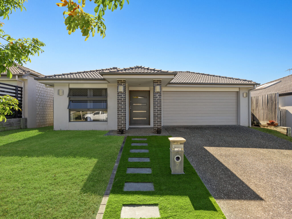 5 Rosemary Street, Deebing Heights, QLD 4306