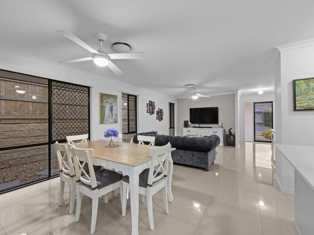 8 Calandra Street, Redbank Plains, QLD 4301