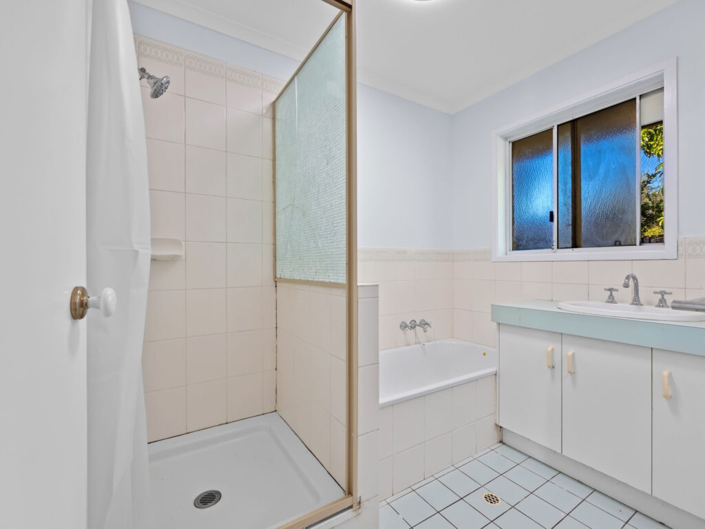 2/5 Kate Court, Redbank Plains, QLD 4301