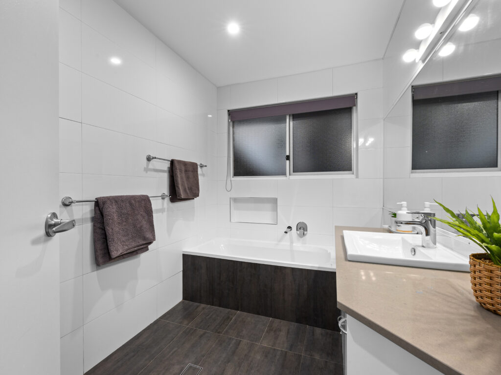 26 Tristania Way, Highland Park, QLD 4211