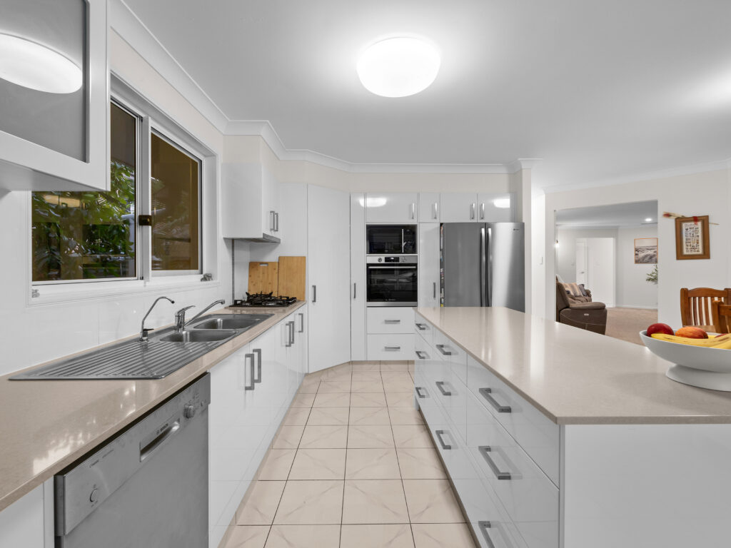 26 Tristania Way, Highland Park, QLD 4211